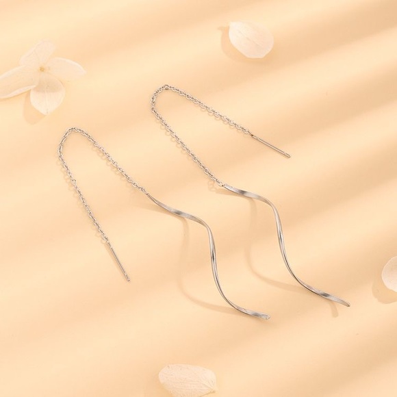 18K Silver Plated Elegant Teardrop Earrings - Picture 3 of 6